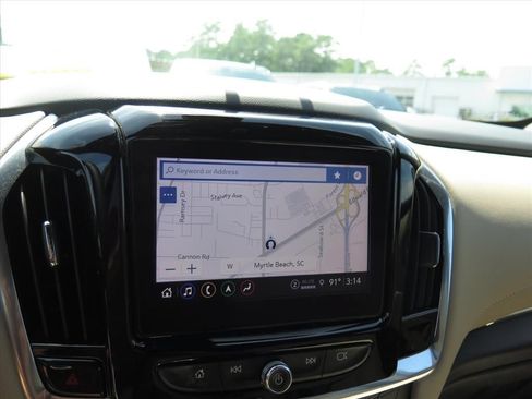 Used 2023 Chevrolet Traverse Premier FWD image 11
