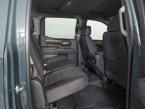 Used 2026 Chevrolet Silverado 1500 LT Trail Boss w/ Convenience Package II image 12