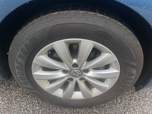 Used 2019 Volkswagen Beetle 2.0T S image 15