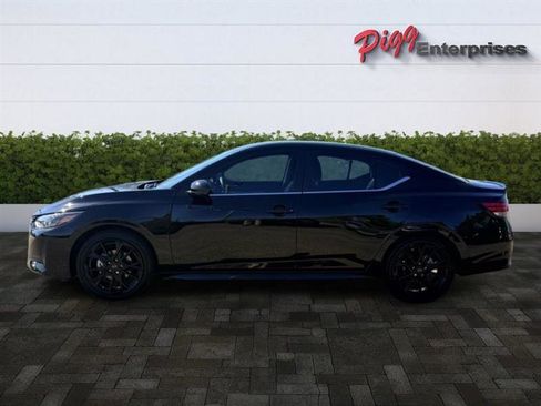 Used 2025 Nissan Sentra SR w/ Midnight Edition image 4
