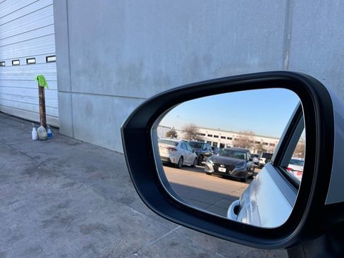 Used 2025 Nissan Rogue SV image 19