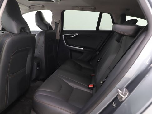 Used 2016 Volvo V60 T5 Cross Country Platinum image 14