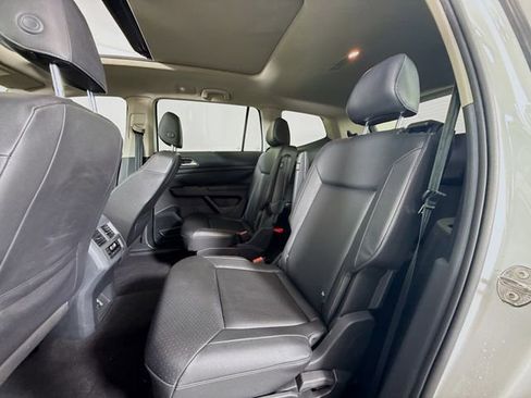 Used 2019 Volkswagen Atlas SE w/ Panoramic Sunroof Package image 24