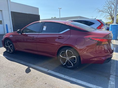 Used 2024 Nissan Altima 2.5 SR image 2