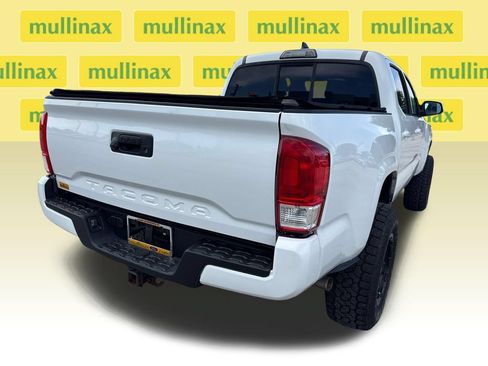 Used 2016 Toyota Tacoma SR5 w/ Towing Package RWD image 4