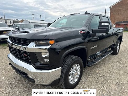 Used 2022 Chevrolet Silverado 2500 LT w/ Convenience Package AWD/4WD image 2
