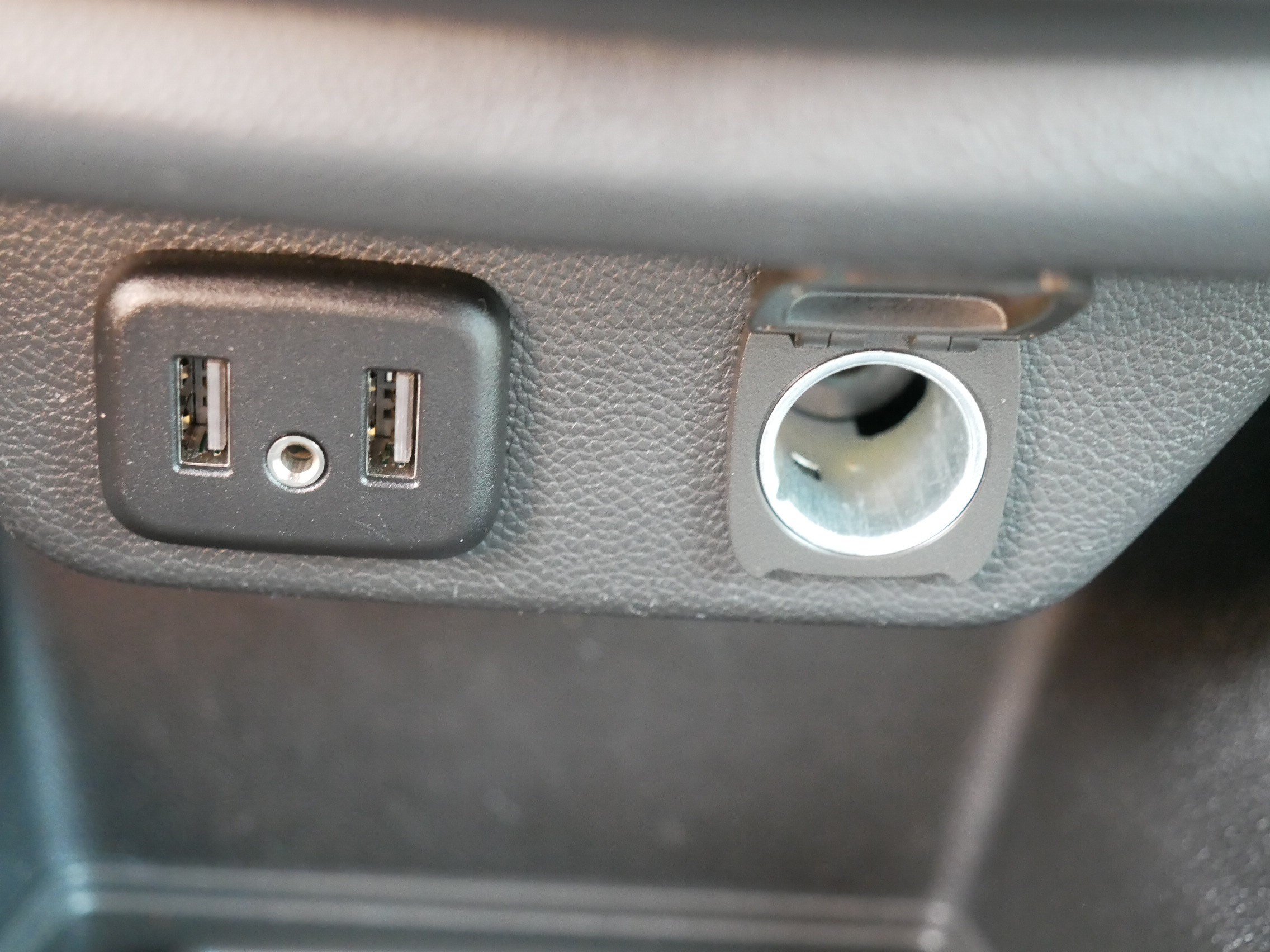 Used 2023 Chevrolet Traverse LT FWD image 32