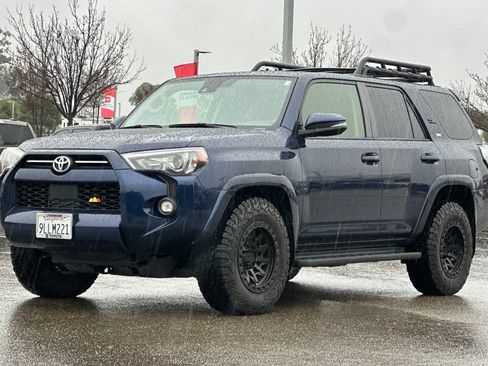 Used 2022 Toyota 4Runner SR5 Premium w/ Moonroof Package image 8