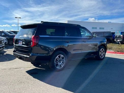 New 2026 Ford Expedition Active image 5