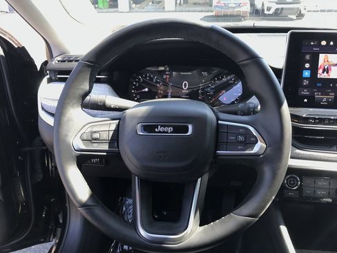 Used 2022 Jeep Compass Latitude AWD/4WD image 21
