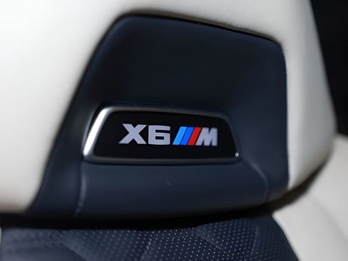 Used 2022 BMW X6 M w/ Executive Package image 19