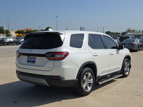 Used 2025 Honda Pilot EX-L image 3