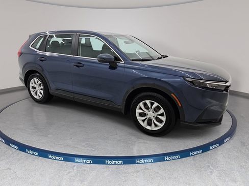 Used 2023 Honda CR-V LX image 5