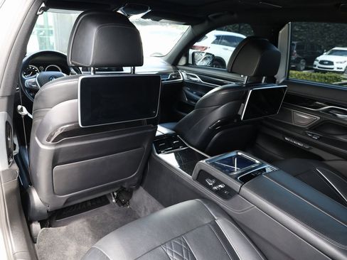 Used 2016 BMW 750i xDrive image 21