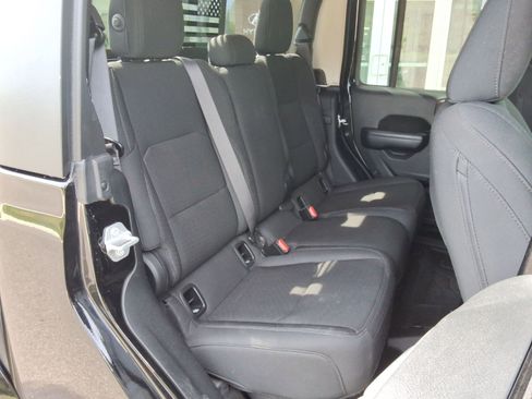 Used 2021 Jeep Gladiator Sport image 32