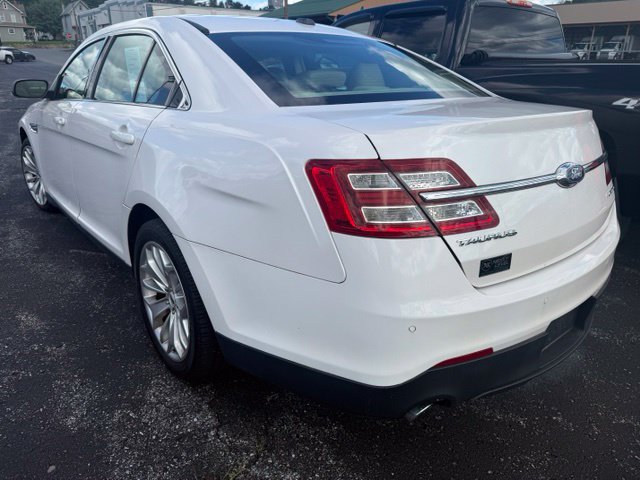 Used 2018 Ford Taurus Limited FWD image 4