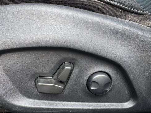 Used 2022 Jeep Compass Limited w/ Elite Group image 17