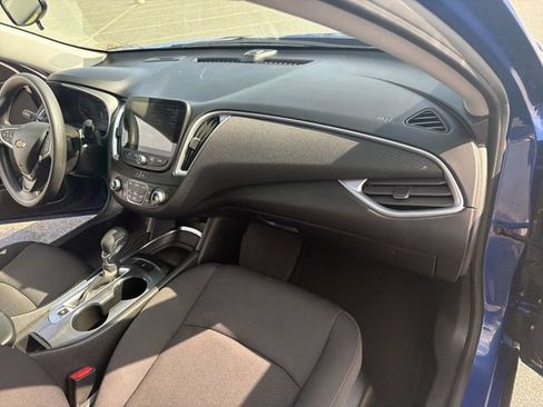 Used 2023 Chevrolet Malibu LT FWD image 30