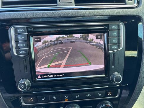 Used 2017 Volkswagen Jetta GLI FWD image 24