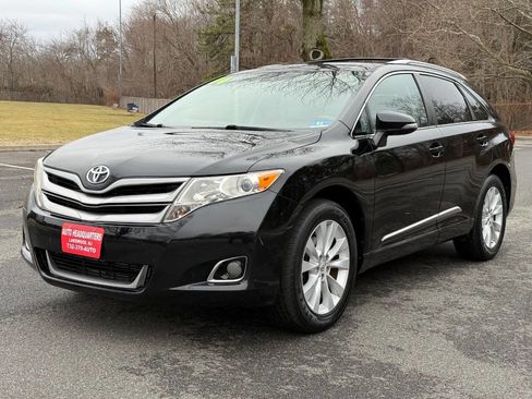 Used 2014 Toyota Venza LE image 1
