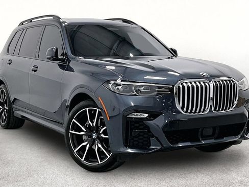 Used 2022 BMW X7 xDrive40i w/ M Sport Package AWD/4WD image 1