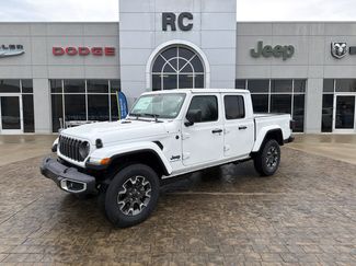 New 2026 Jeep Gladiator Sport video 1