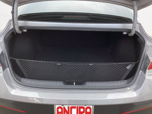 Used 2025 Hyundai Elantra SE w/ Cargo Package FWD image 16