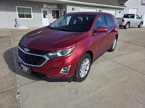 Used 2018 Chevrolet Equinox LT image 1