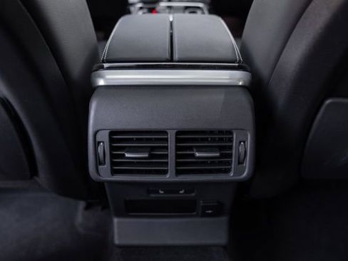 Used 2022 Land Rover Range Rover Velar S AWD/4WD image 46