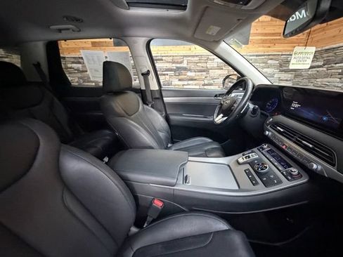 Used 2022 Hyundai Palisade SEL w/ 8P Bench Seat Package AWD/4WD image 16