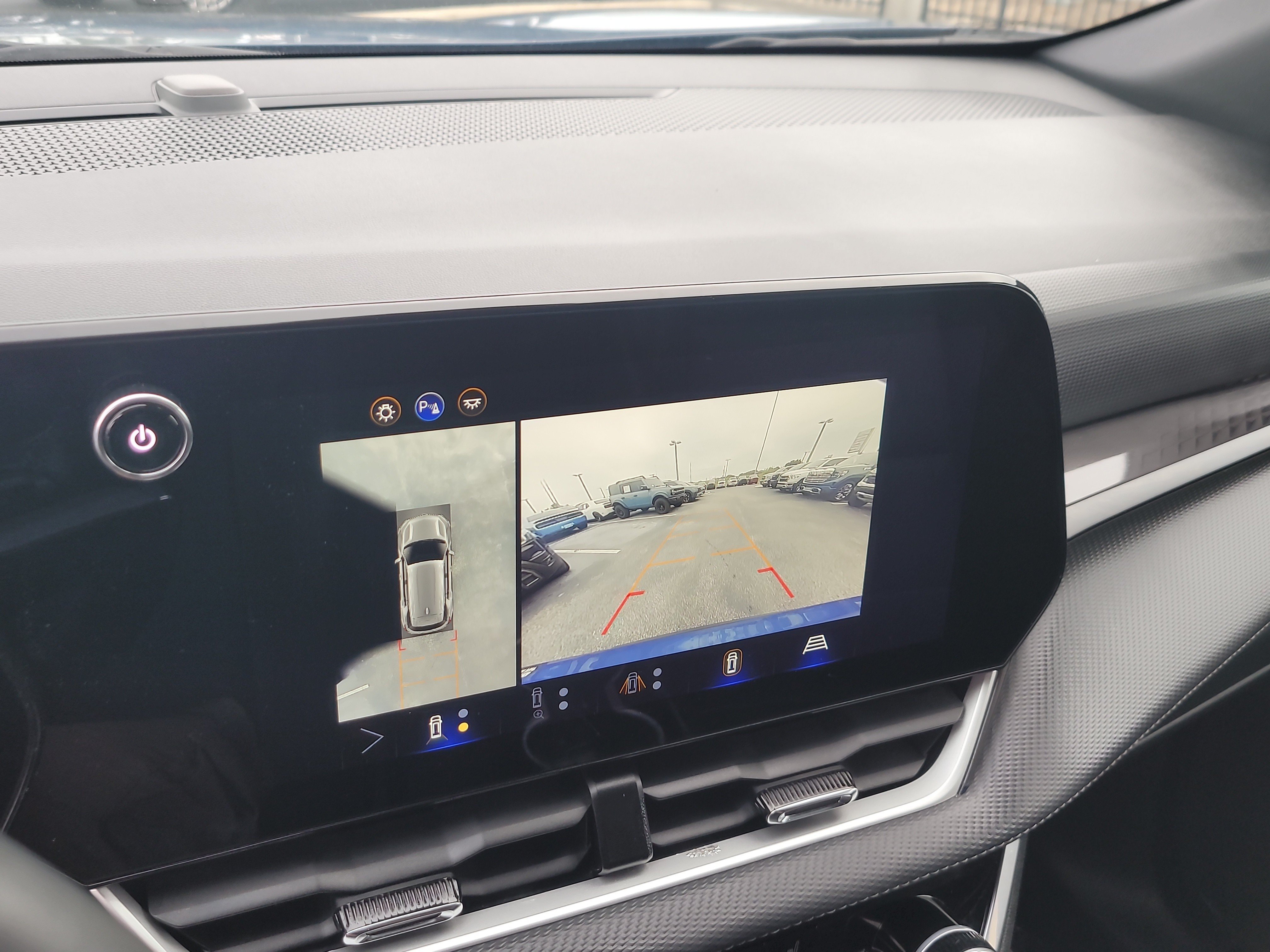 Used 2025 Chevrolet Equinox LT w/ Convenience Package II FWD image 22