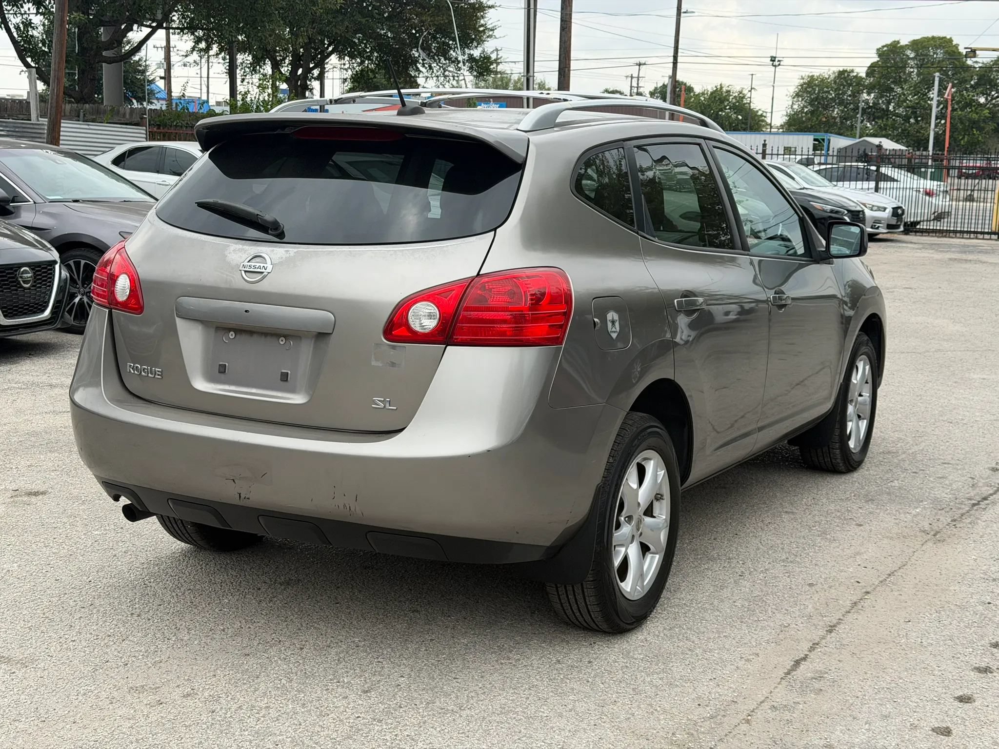 Used 2009 Nissan Rogue SL w/ Premium Pkg FWD image 6