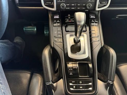 Used 2017 Porsche Cayenne S AWD/4WD image 18