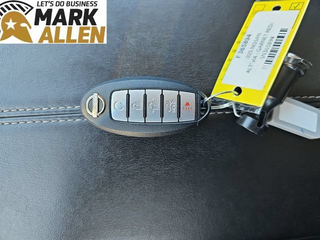 Used 2025 Nissan Altima 2.5 SV FWD image 34