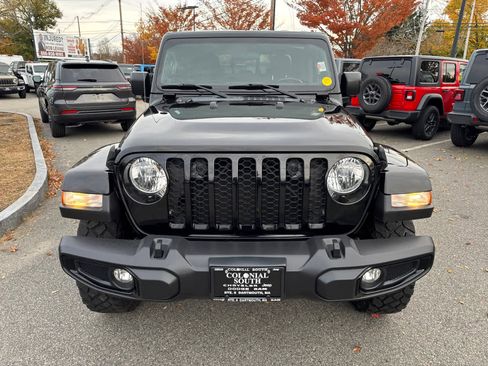 Used 2022 Jeep Gladiator Sport image 9