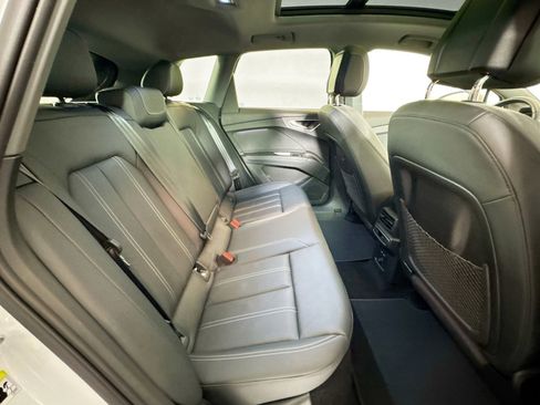 Used 2024 Audi Q4 e-tron Premium Plus image 26