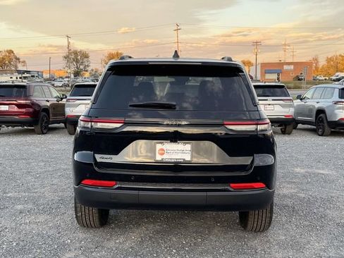 New 2025 Jeep Grand Cherokee Altitude AWD/4WD image 20