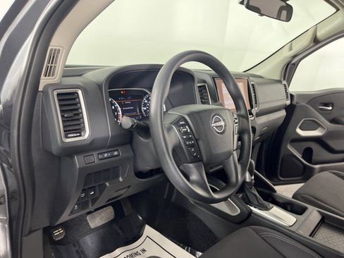 Used 2024 Nissan Frontier SV image 15