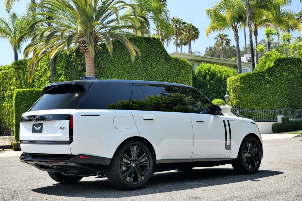 Used 2023 Land Rover Range Rover Long Wheelbase SE AWD/4WD image 5
