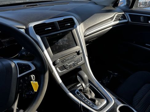 Used 2016 Ford Fusion SE image 15