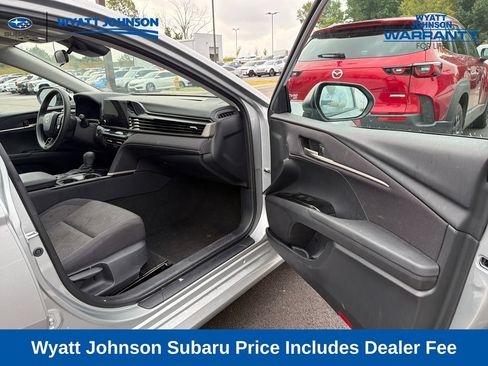Used 2025 Toyota Camry LE FWD image 33