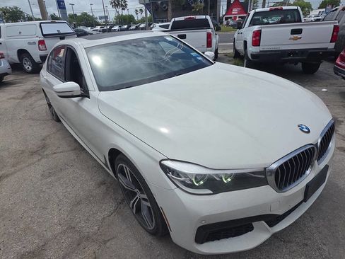 Used 2017 BMW 740i RWD image 2