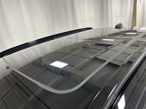 Certified 2024 Volvo XC40 Recharge Ultimate w/ Protection Package Premier image 5