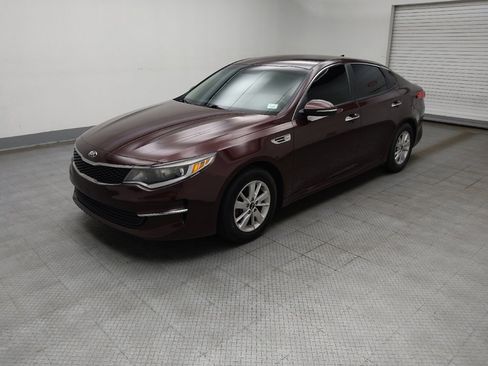 Used 2018 Kia Optima LX FWD image 2