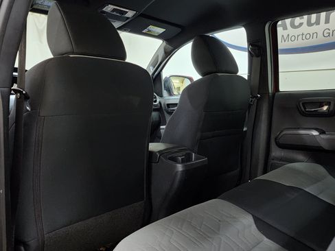 Used 2021 Toyota Tacoma TRD Sport AWD/4WD image 16