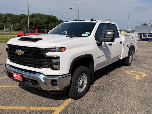Used 2024 Chevrolet Silverado 2500 W/T w/ WT Convenience Package AWD/4WD image 3