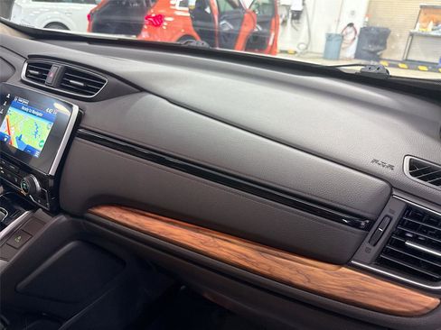 Used 2018 Honda CR-V Touring image 29