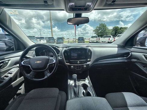 Used 2021 Chevrolet Traverse LT FWD image 19