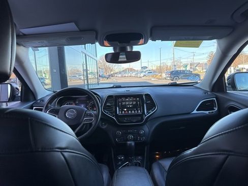 Used 2019 Jeep Cherokee Limited image 12