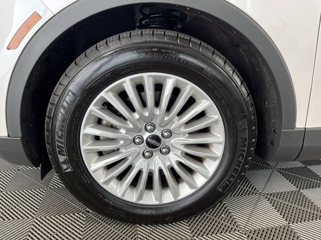 Used 2019 Lincoln Nautilus Premier AWD/4WD image 11